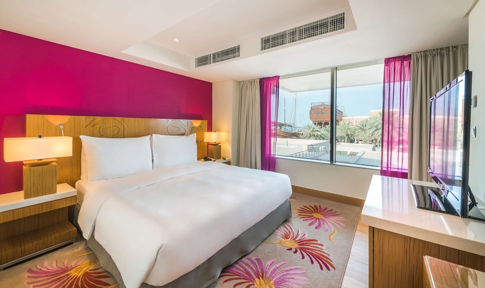 RADISSON BLU HOTEL KUWAIT 12/48