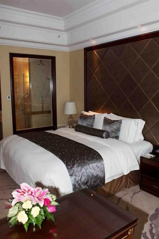 LIAONING INTERNATIONAL HOTEL 8/15