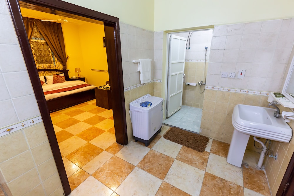 Al Eairy Furnished Apartments - Al Bahah 3 48/52