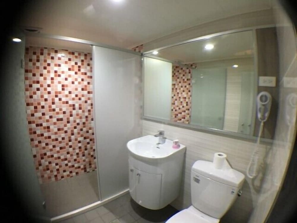 Central Hotel 24/26