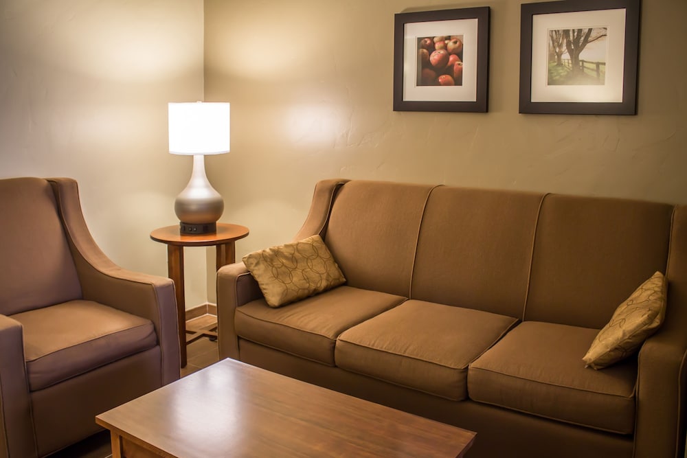 Quality Inn Dover OH 23/42