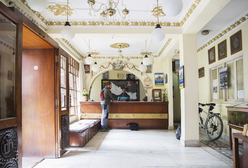 Hotel Discovery Inn 8/49