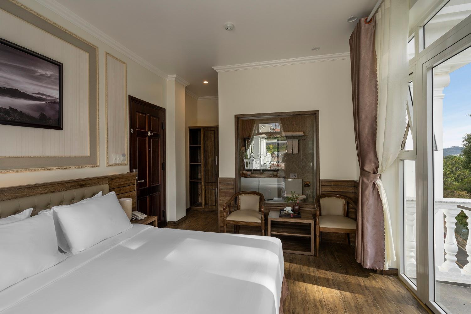 Room, Double Bed, Street View