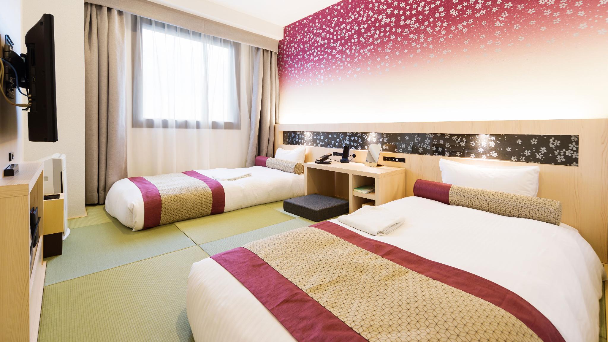 Japanese Western, Sakura, Twin Beds, Top Floor
