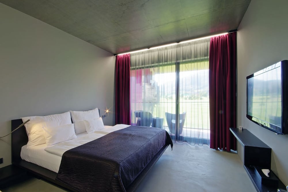 MIURA HOTEL 9/47