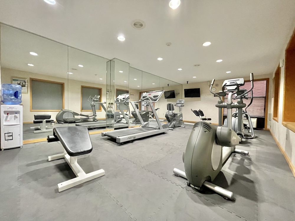 FairBridge Inn & Suites Fort Wayne 32/52