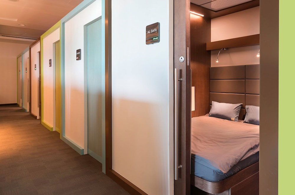 Sleep N Fly Sleep Lounge A Gates Terminal 3 Transit Only 26/50