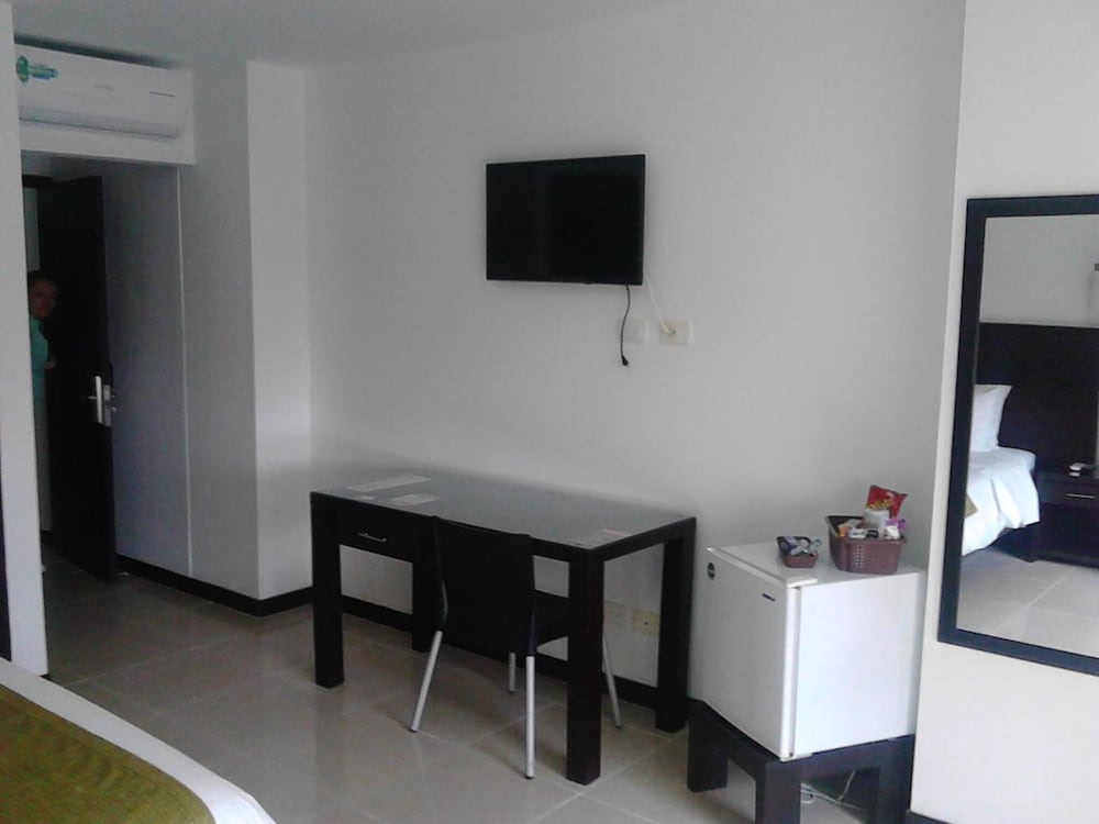 Hotel Pinares Plaza 21/22