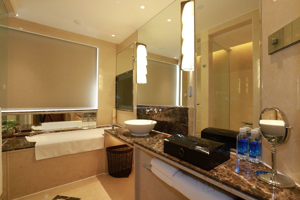 Tibet Hotel Chengdu 49/50