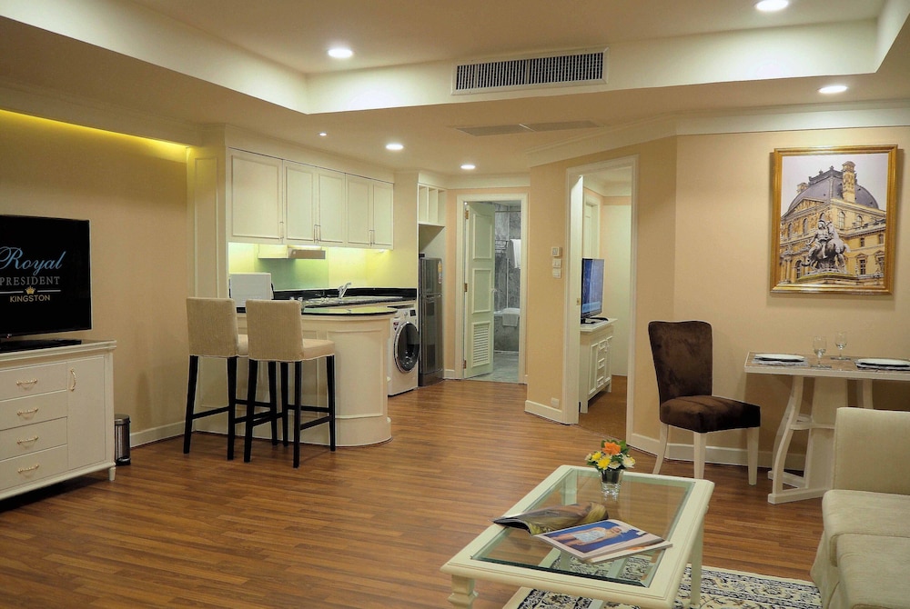 Kingston Suites Bangkok Sukhumvit 15 by Kingston Hotels 44/55