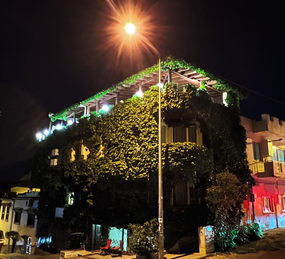 Bella Hotel 1/50