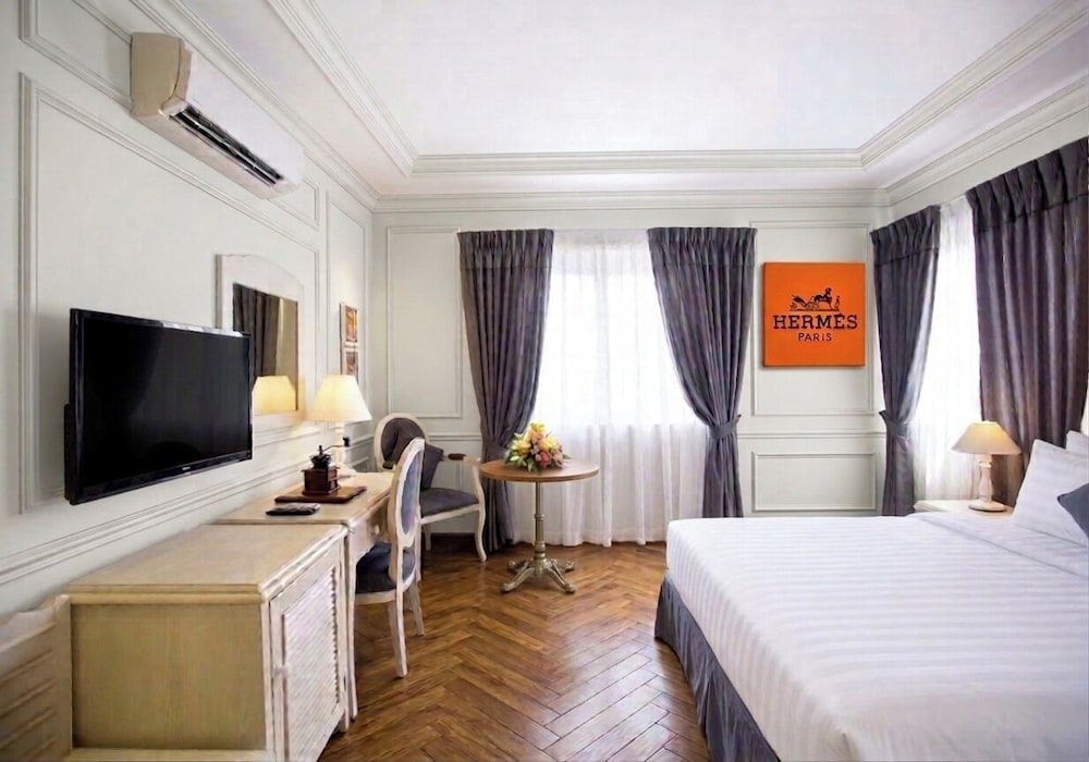 Hotel L Odeon Phu My Hung 17/46
