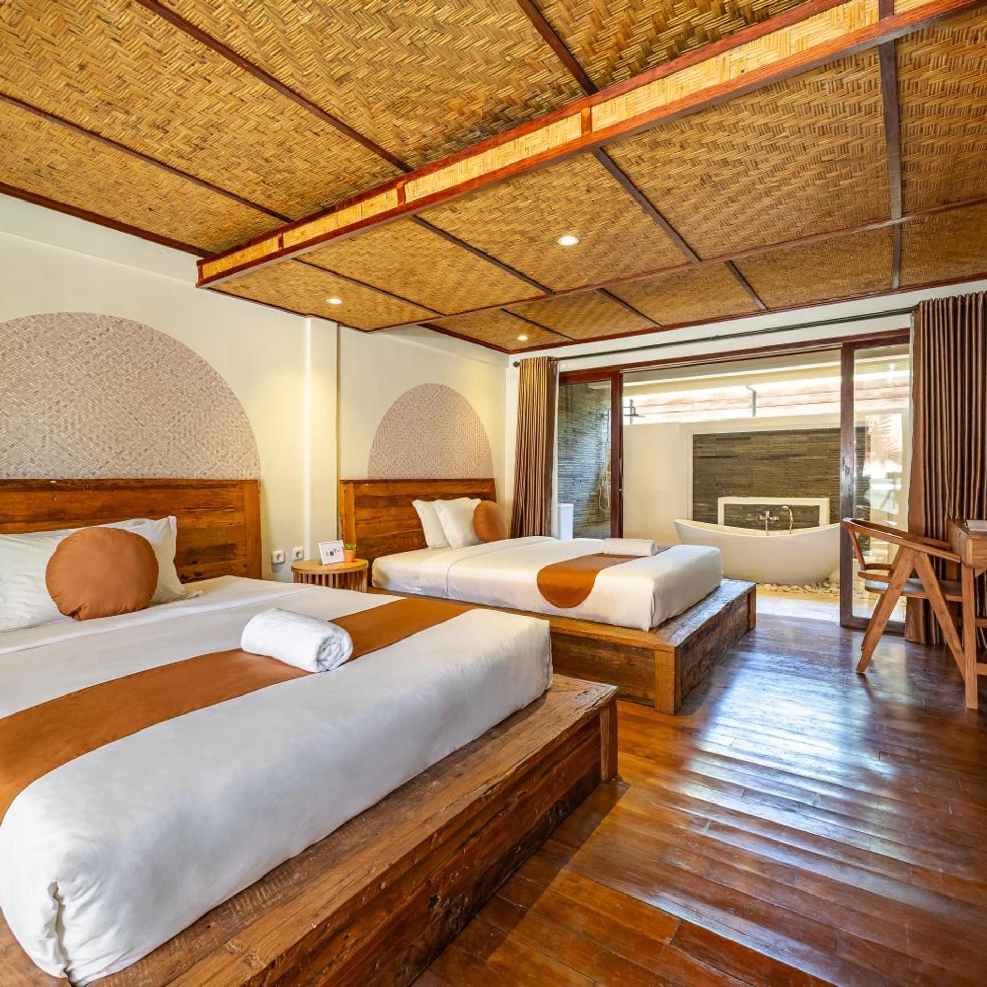 Urbanest Inn Villa 12/50