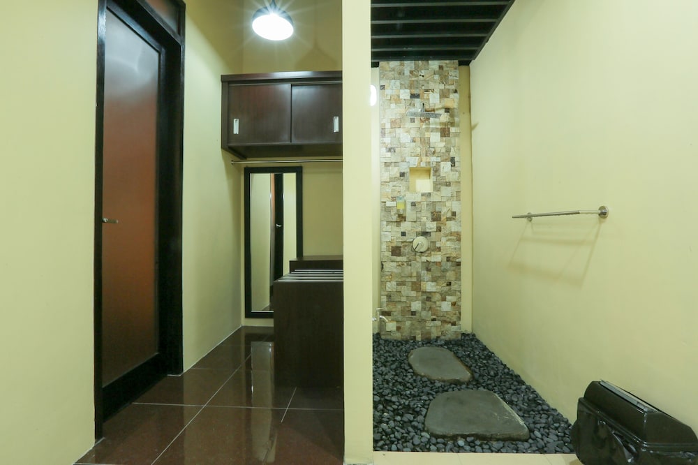 Nipah Pool Villas & Restaurant 50/50