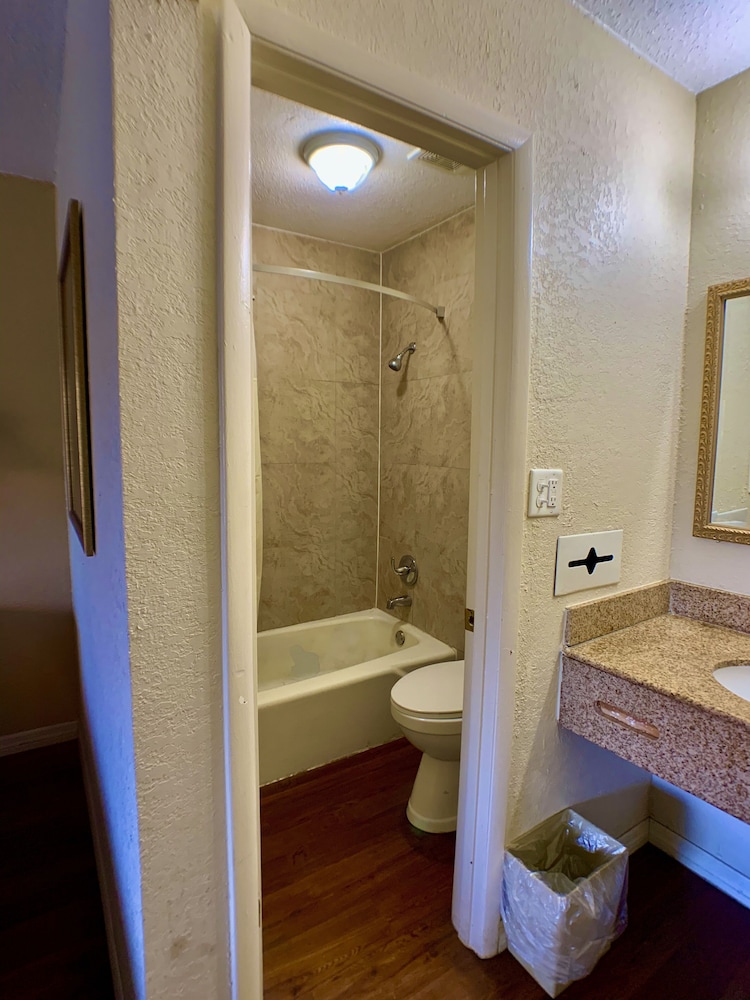 La Vista Inn 23/23