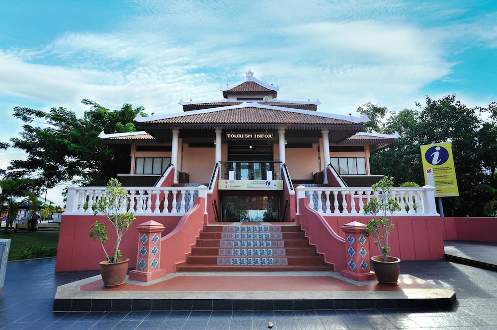 Fenix Inn 6/54