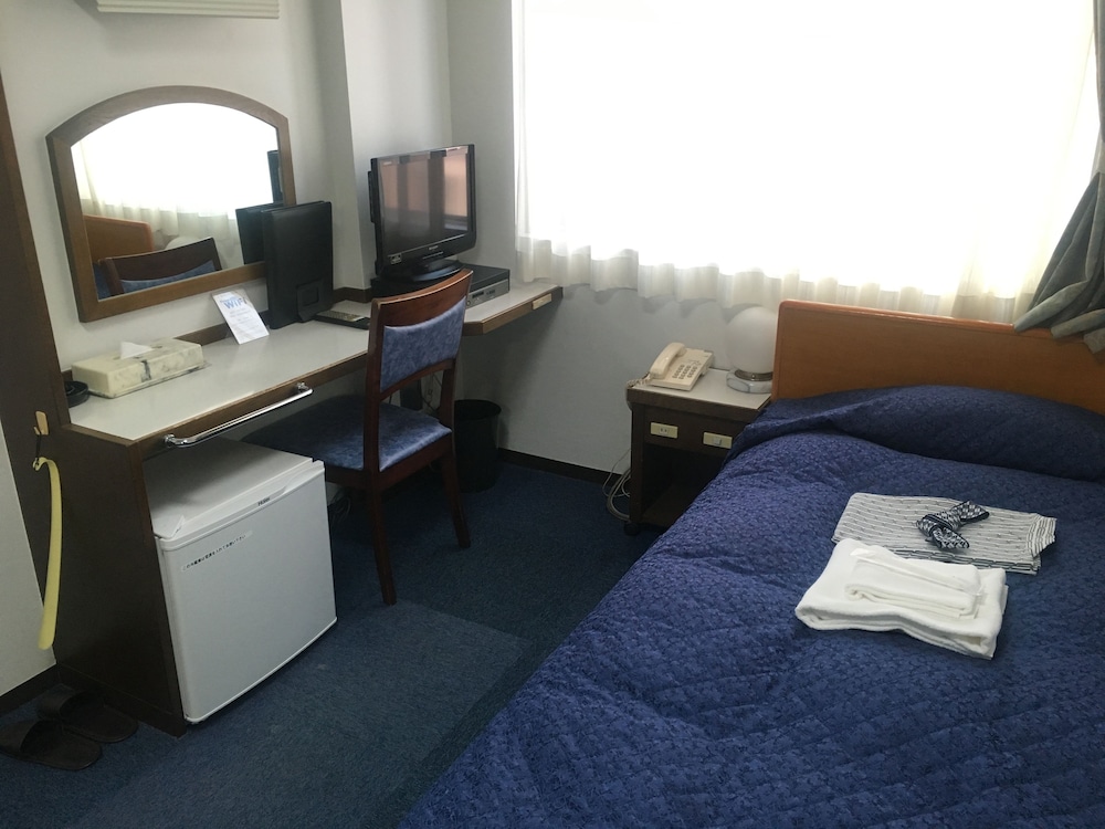 Tokyo Business Hotel 40/50