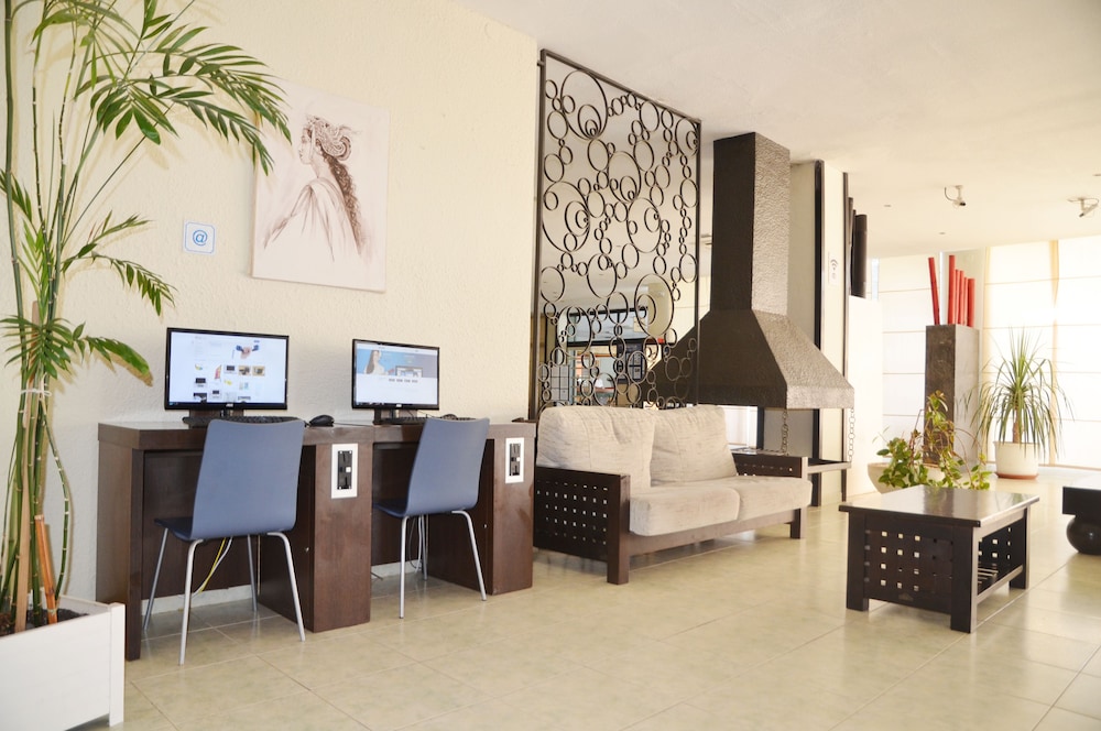 Azuline Hotel Pacific 37/42