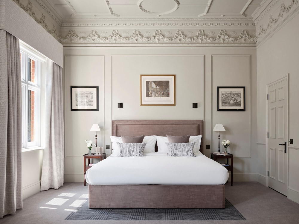 Chelsea, King Bed