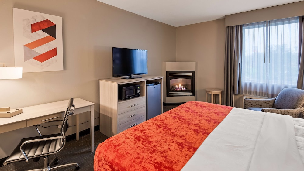 Best Western Plus New Cumberland Inn & Suites 7/35