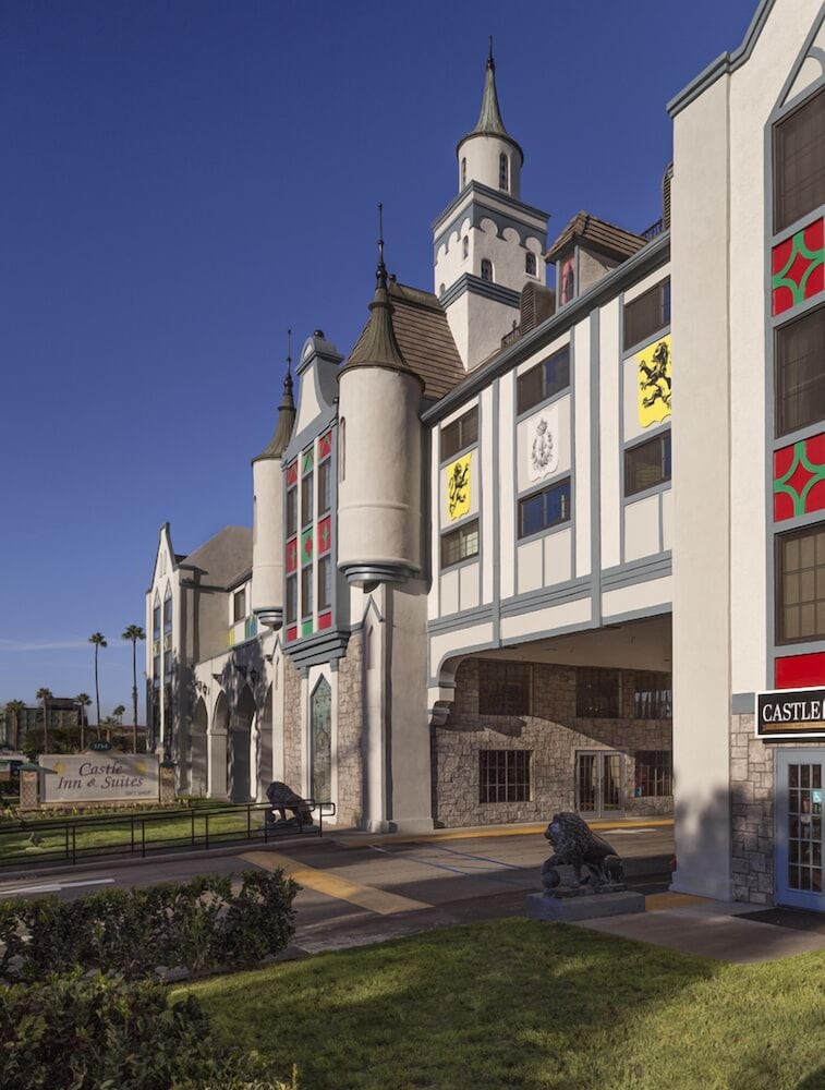 Castle Inn And Suites 29/38