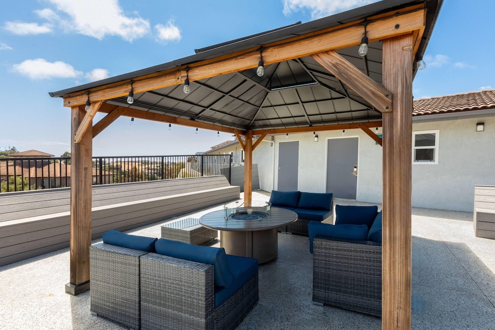 Days Inn by Wyndham Arroyo Grande/Pismo Beach 34/62