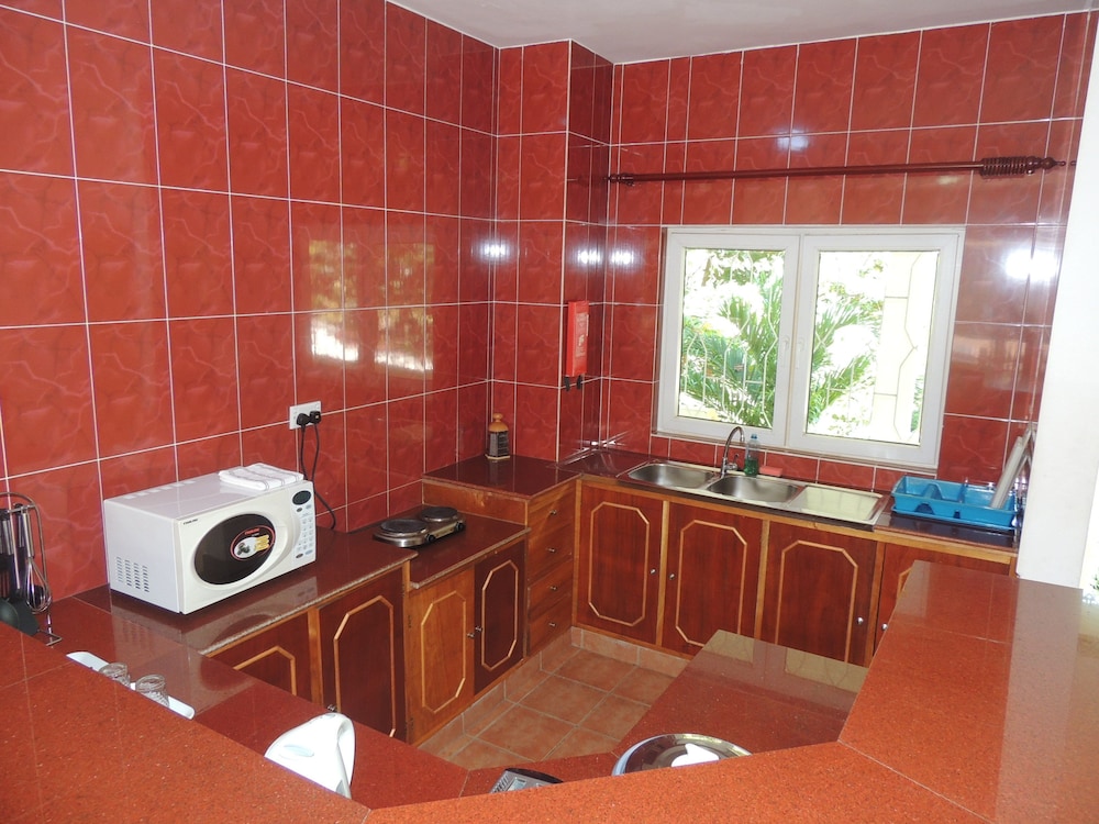 Reef Holiday Apartments Hotel Mahe Island 24/60