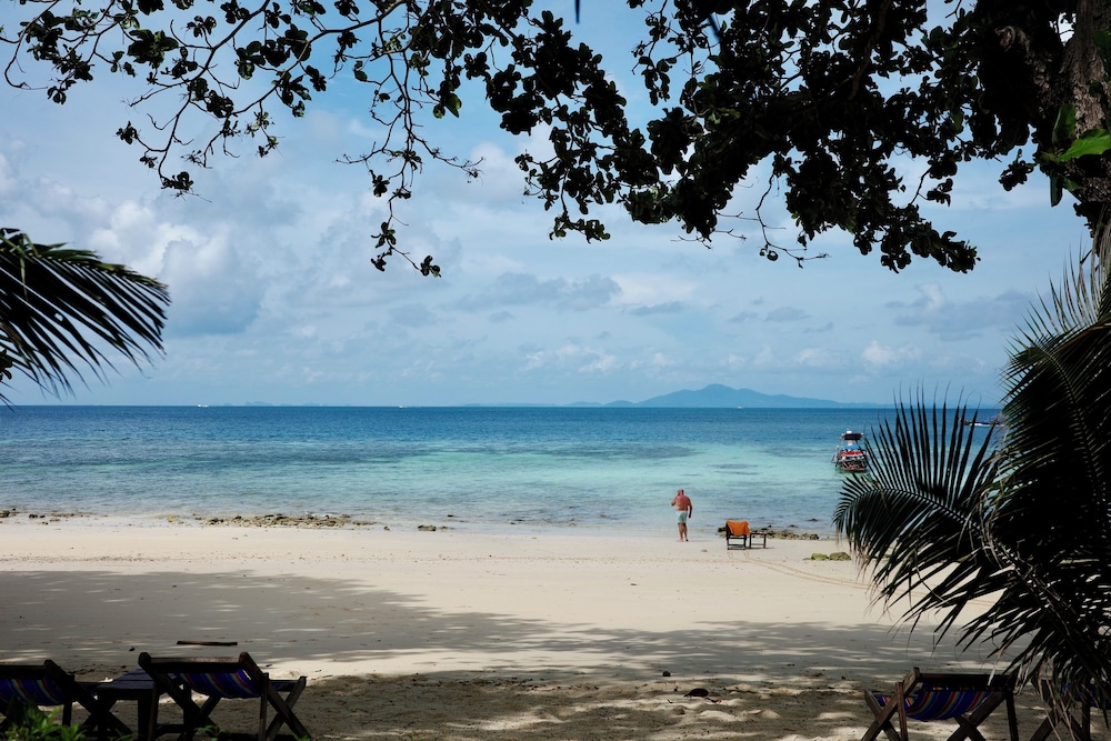 Phi Phi Relax Beach Resort 67/71