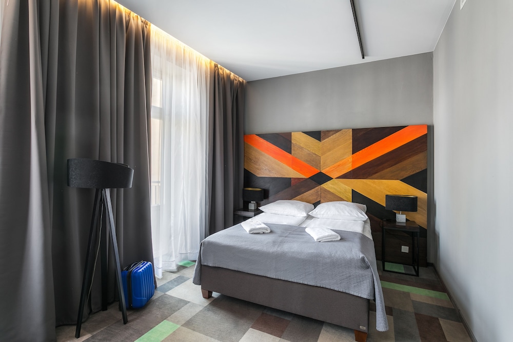 Design, Queen Bed