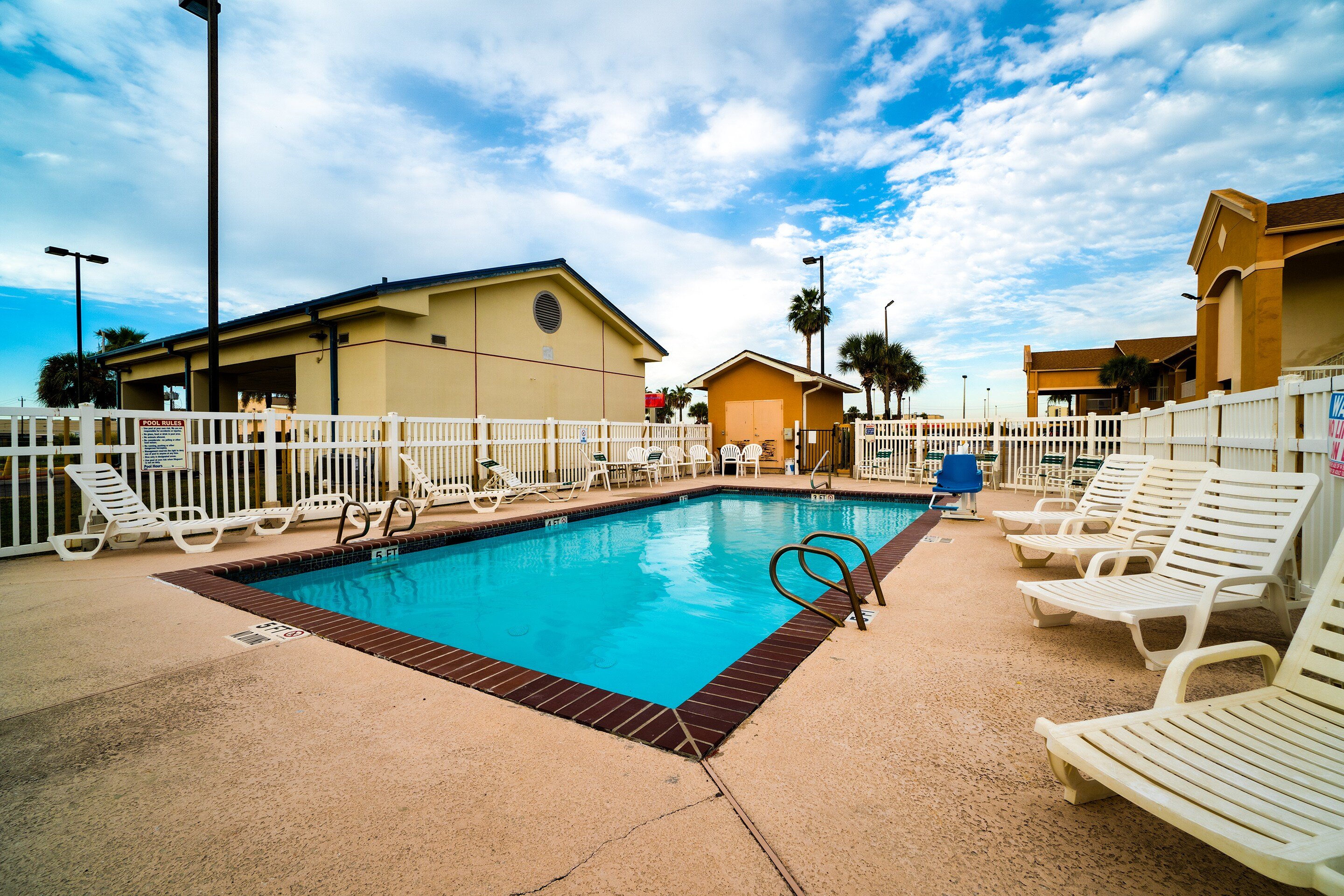 Island Inn By OYO Galveston Beach, TX in GALVESTON - TX