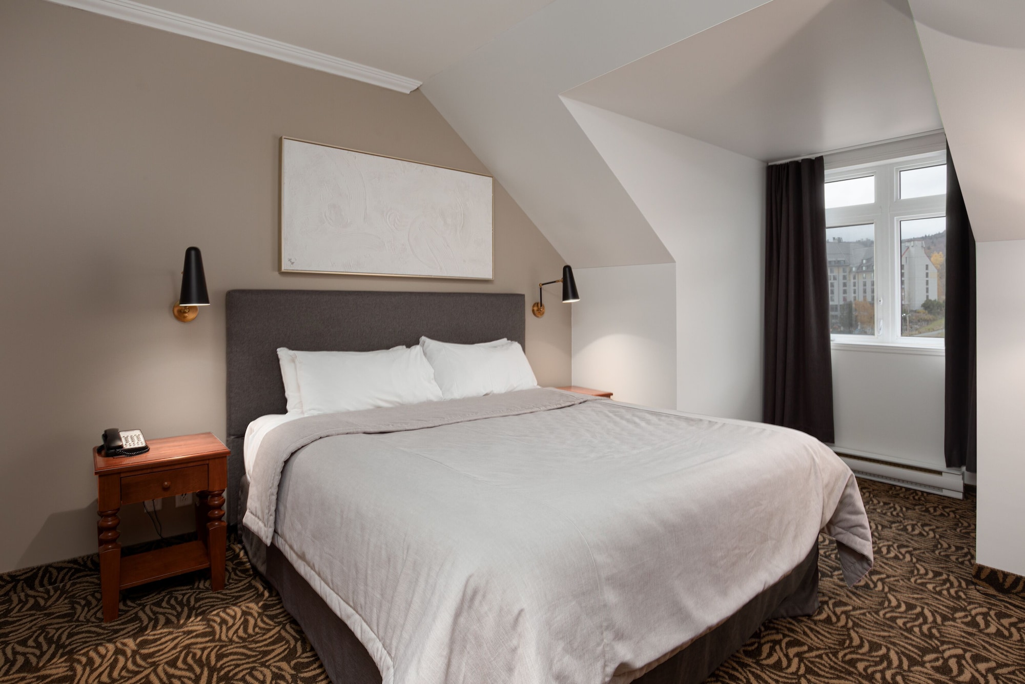 1 BEDROOM, SUITE
