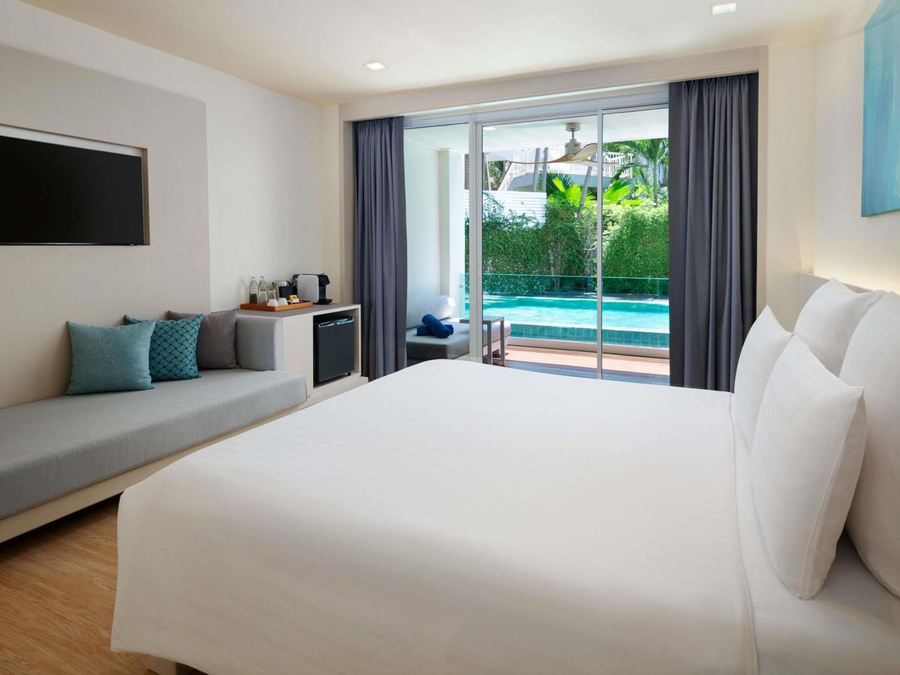 Lanai, King Bed, Pool Access