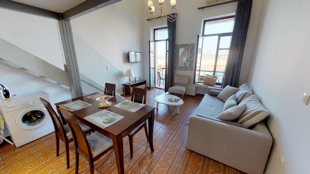 Porto Enetikos Suites 22/50