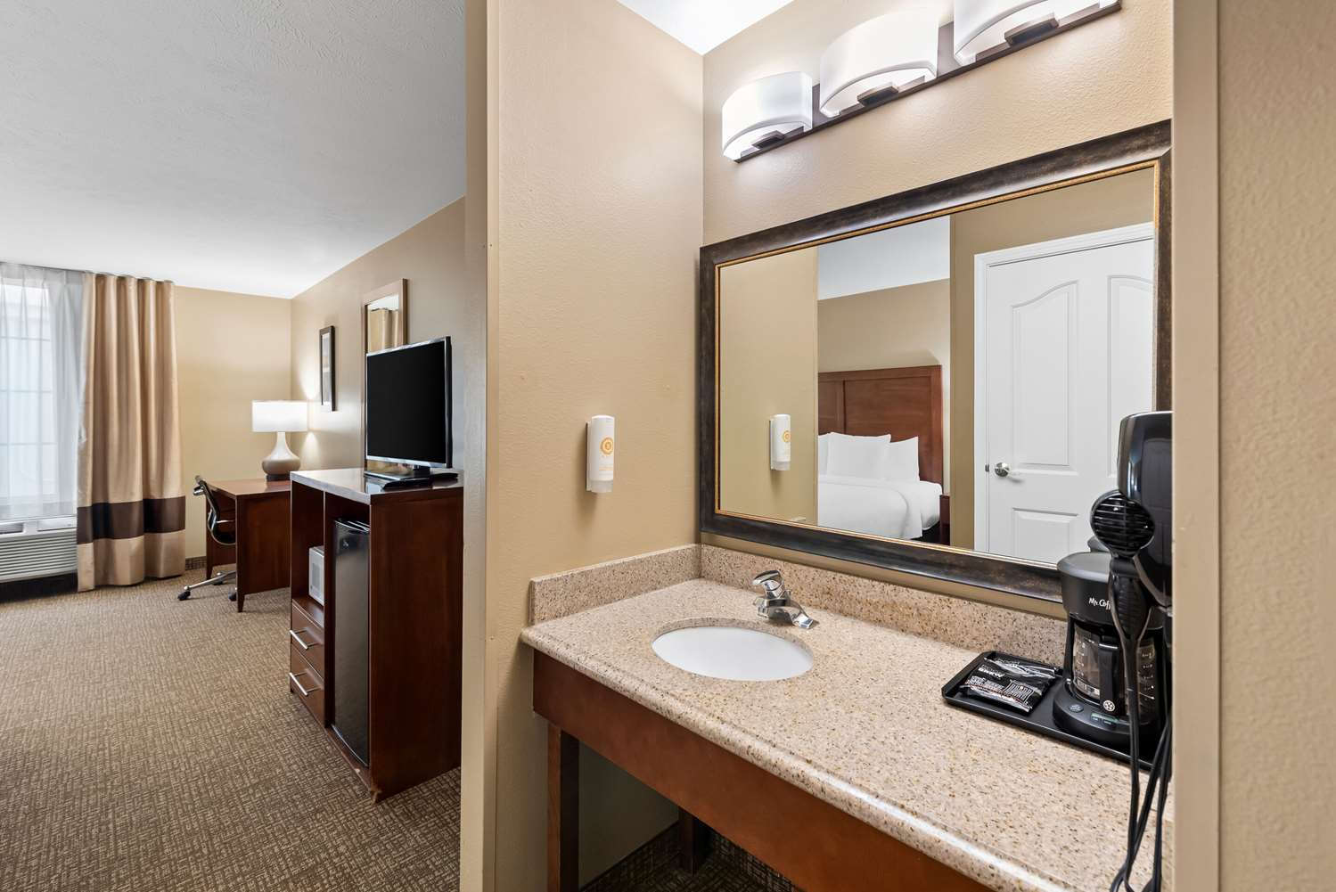 MainStay Suites El Centro I-8 23/23