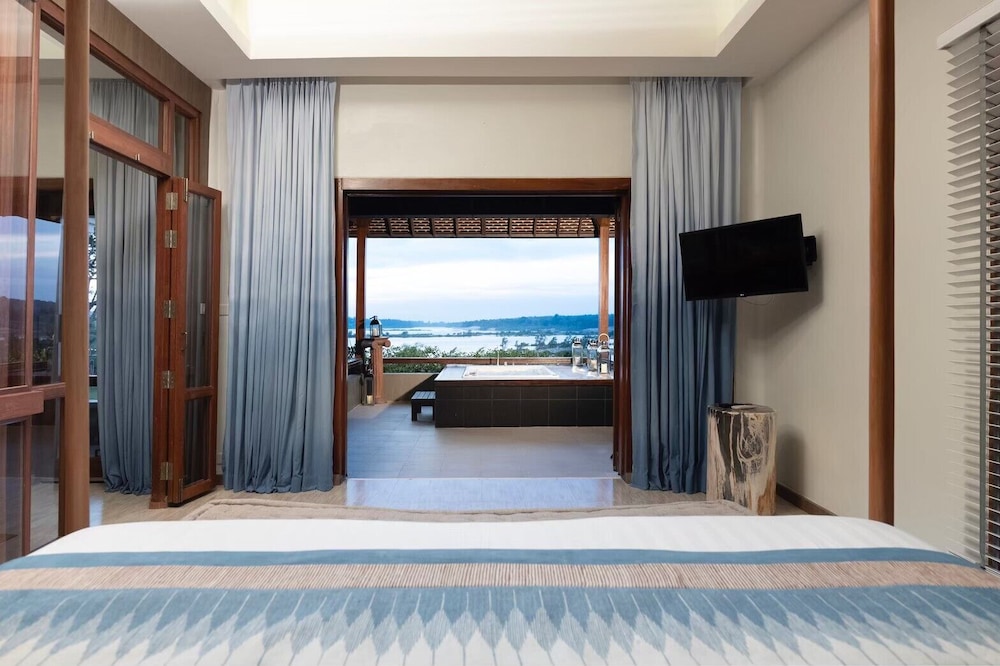 River, Villa, King Bed