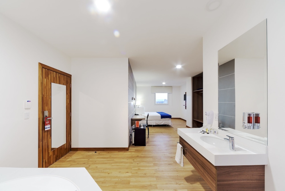 Hotel Lp Equipetrol 48/61