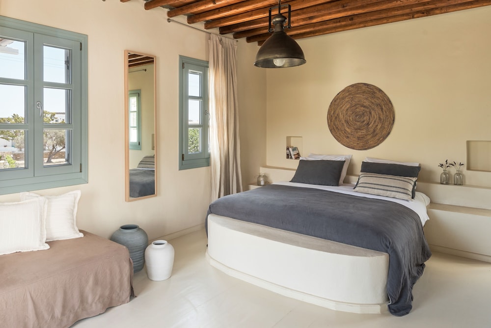 Verina Suites 5/50