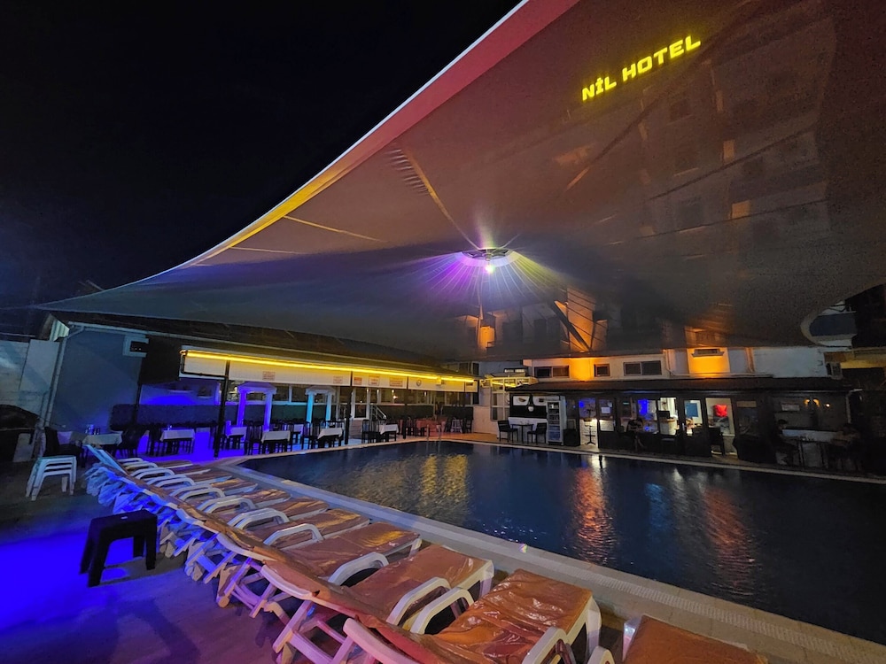 Nil Hotel 7/47