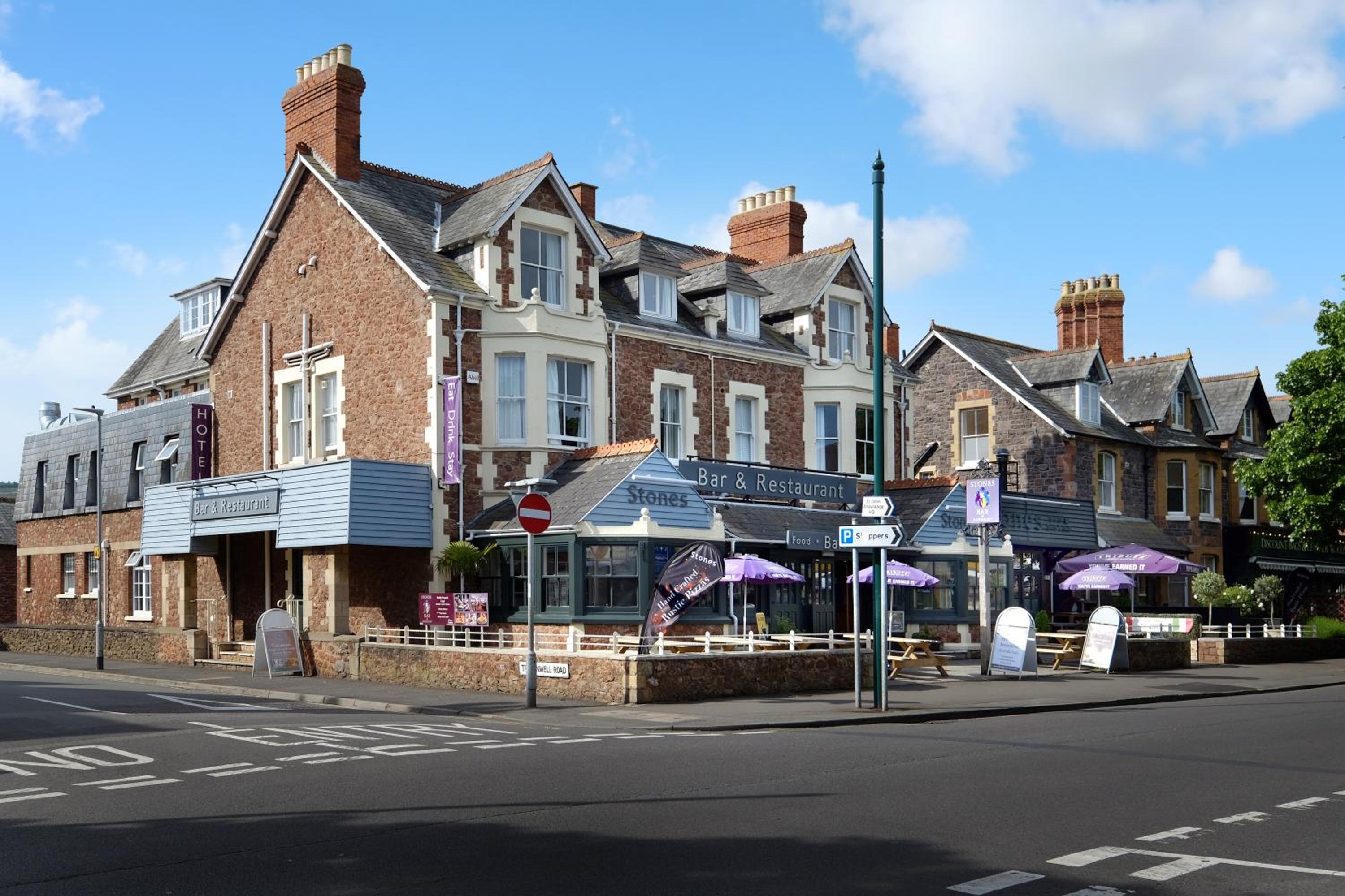 Stones Hotel, Bar and Restaurant 9/24