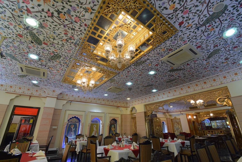 Umaid Mahal 10/66