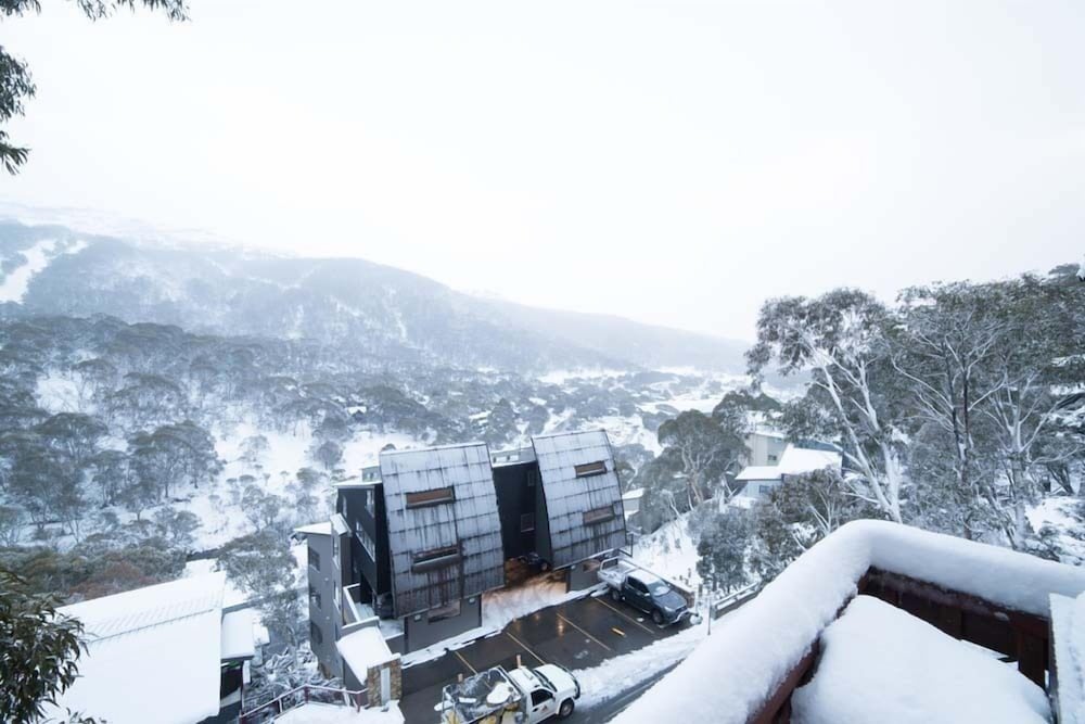 Aneeki Ski Lodge 48/51