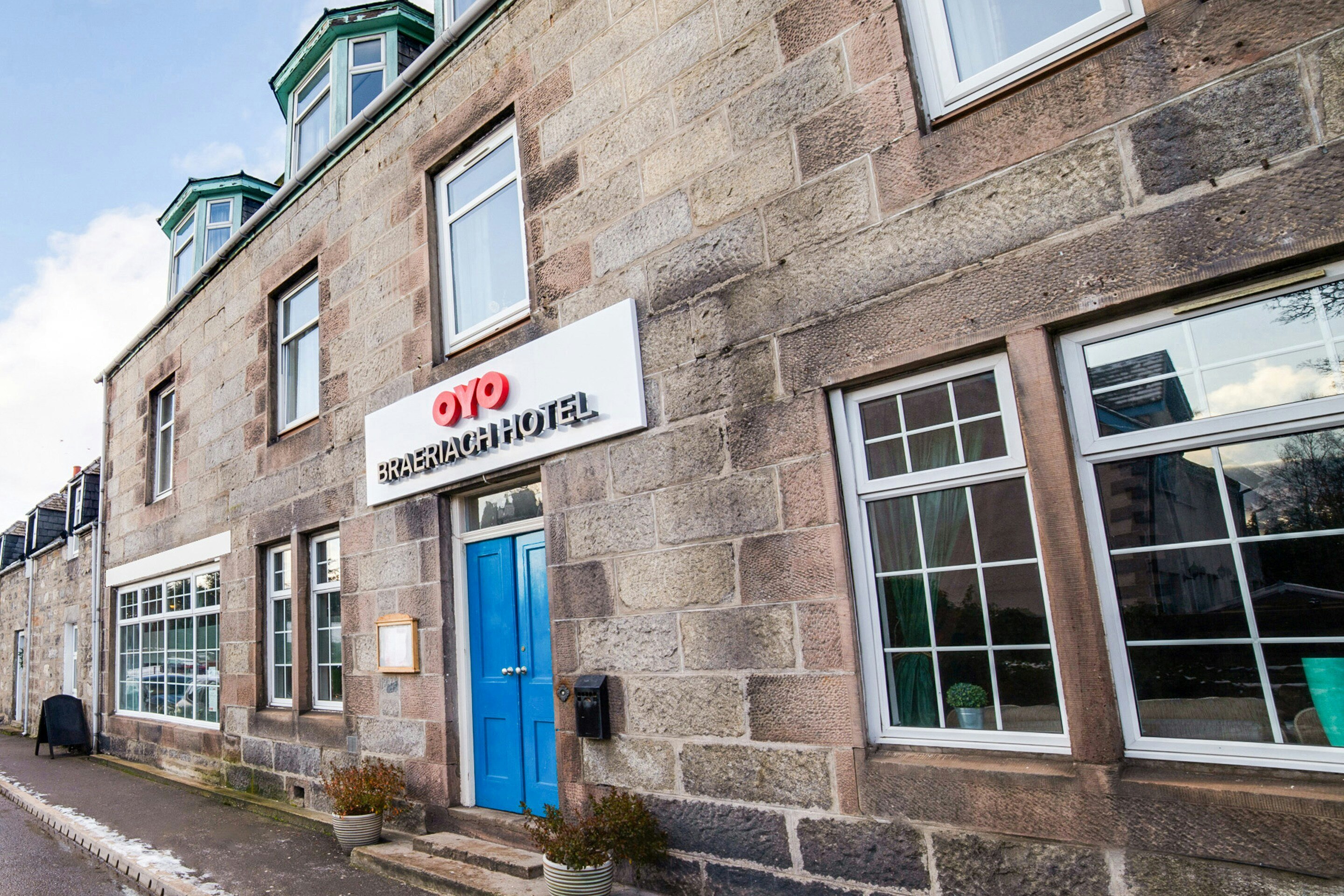 OYO Braeriach Hotel, Highlands Scotland 15/19