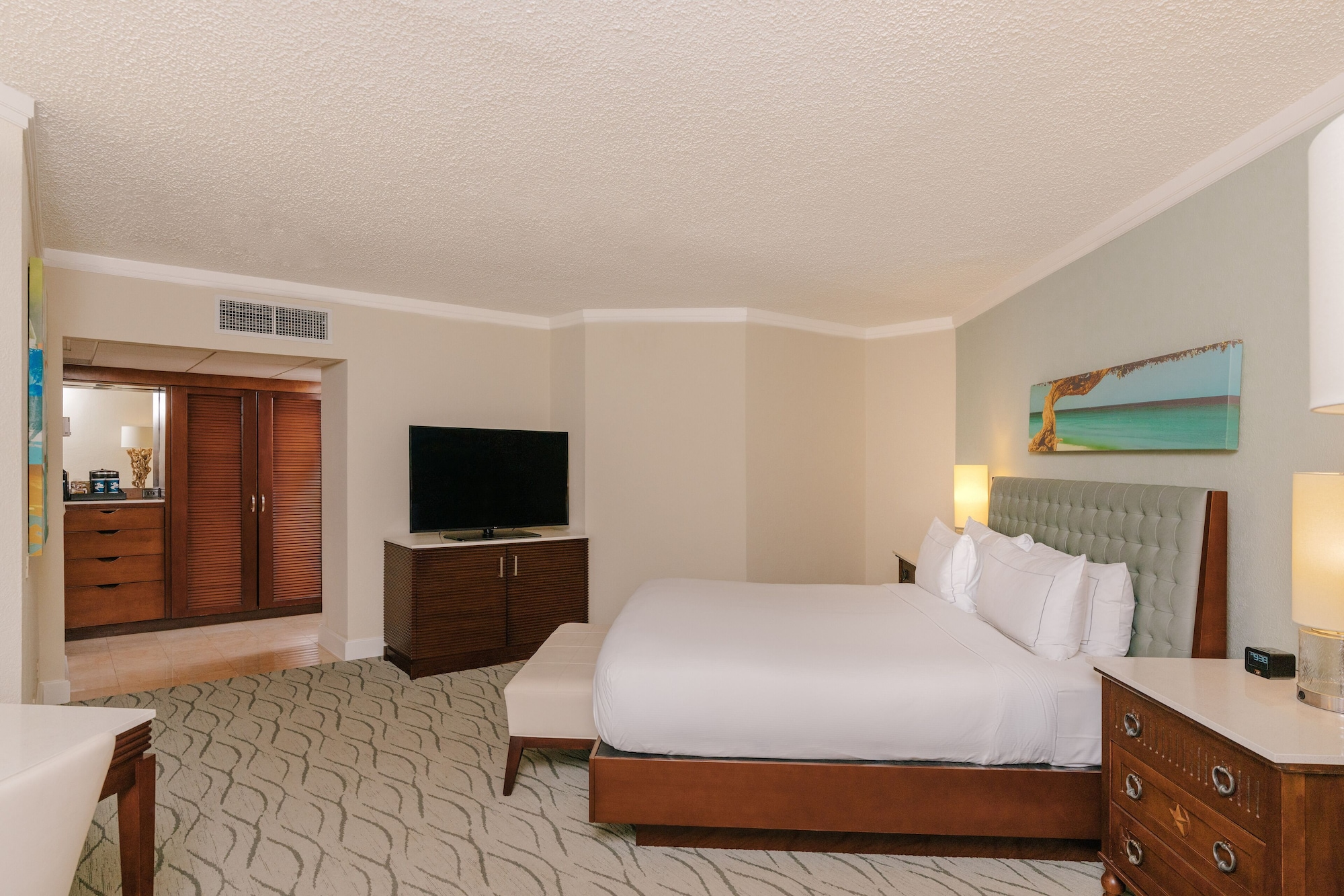 Palm Beach Club, King Bed
