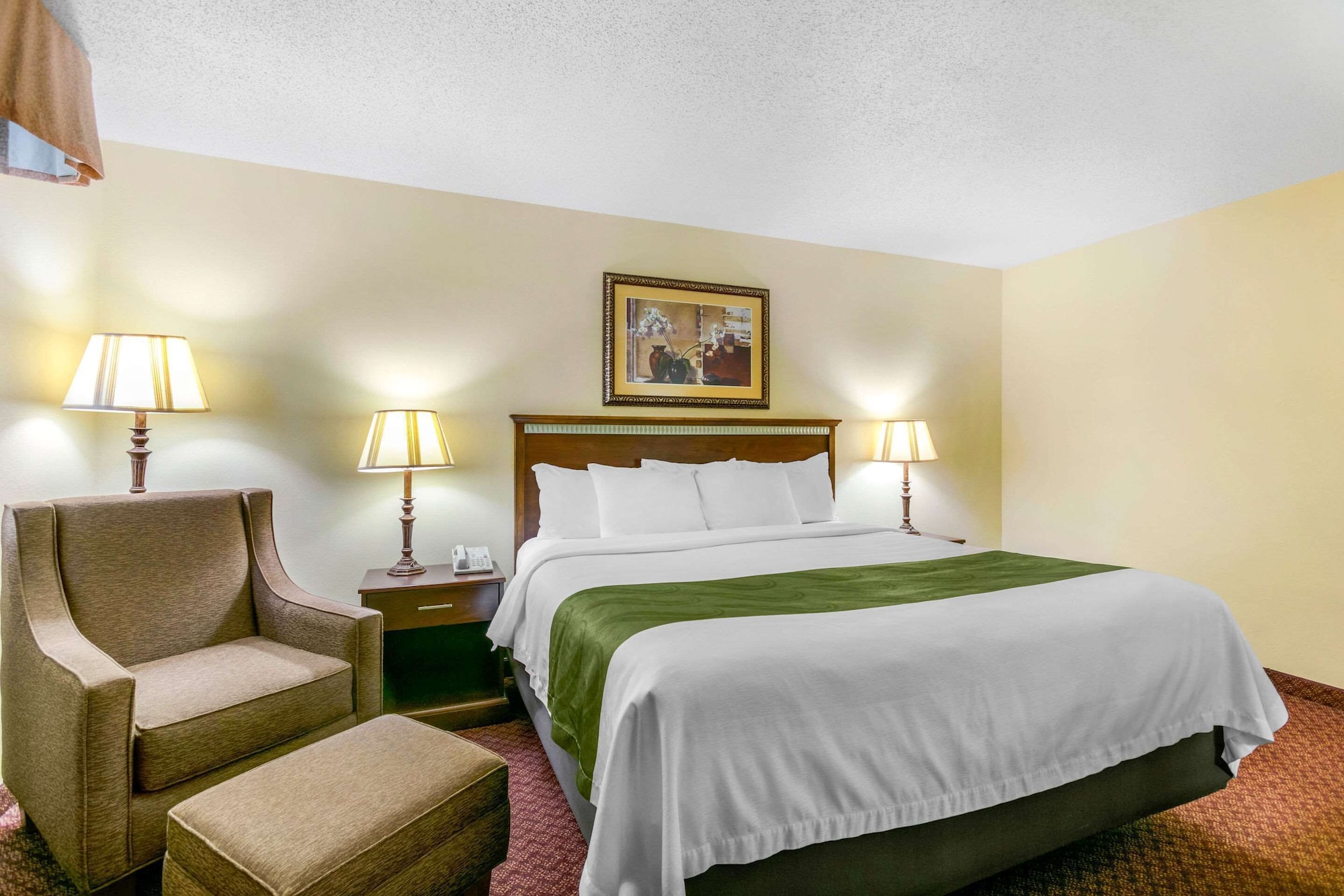 Standard, King Bed, Accessible, Quality Inn near Monument Health Rapid City Hospital 5/10
