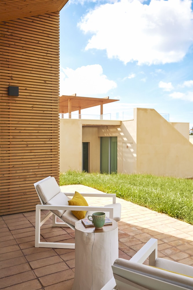 White Shell Beach Villas 44/50