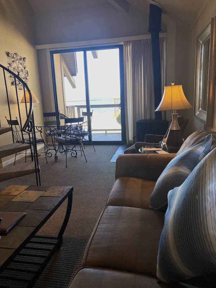 Tahoe Lakeshore Lodge & Spa 33/62