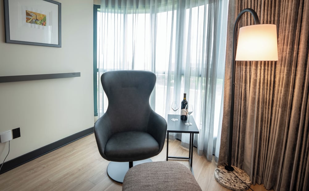Brookstreet Hotel 37/64