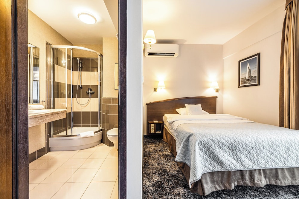 Hotel Warszawa SPA and Resort 50/50