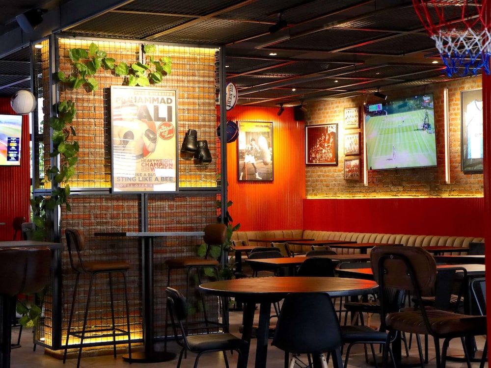 restaurant cafeteria
