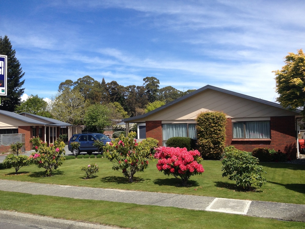 Arran Motel 76/78